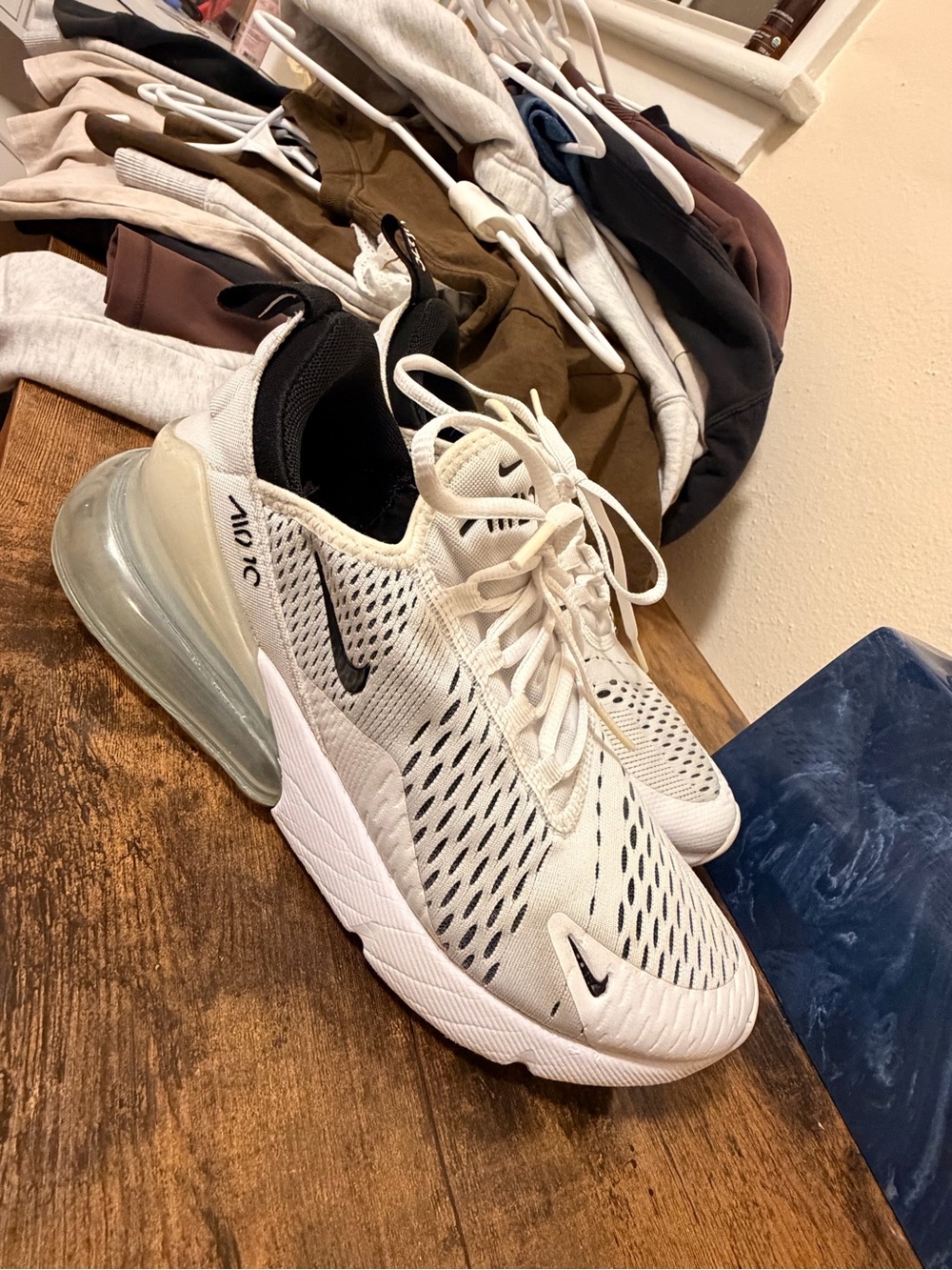 Nike Women's Air Max 270 Lightweight Sneakers - White/Black